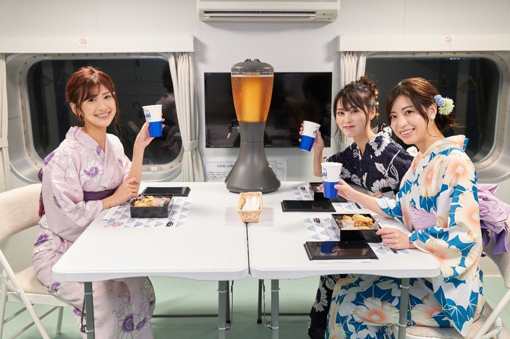 「東京灣納涼船」提供各種美食及飲料之外，還提供「指定席方案」，內容包含乘船券、專...