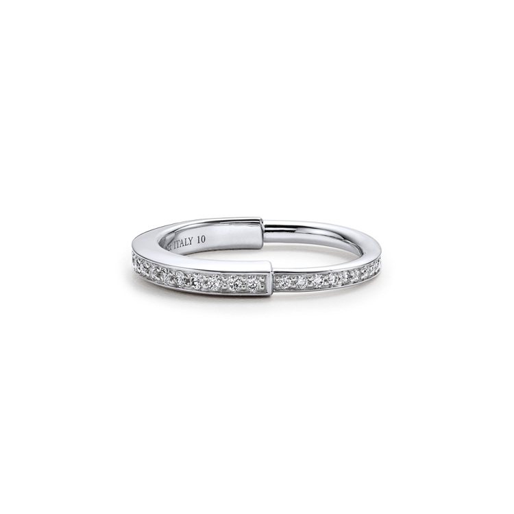 Tiffany Lock 18K白金舖鑲鑽石戒指，18萬7,000元。圖／Tiffany提供