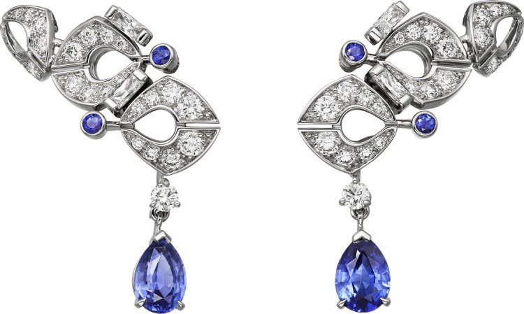 ONJA藍寶石耳環，白K金鑲嵌兩顆來自馬達加斯加的梨形藍寶石總重2.31克拉、藍寶石、鑽石，約710萬元。圖／卡地亞提供