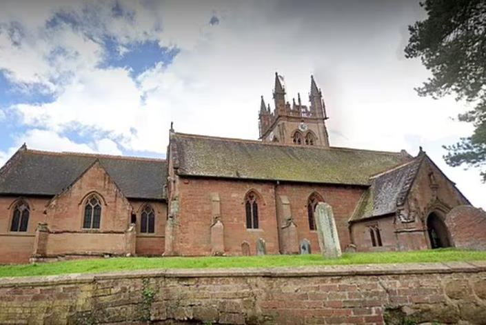 英格蘭斯塔福德郡恩維爾村的聖馬利亞教堂有八座聖殿騎士團成員的墓。圖為聖馬利亞教堂。圖／取自Google街景