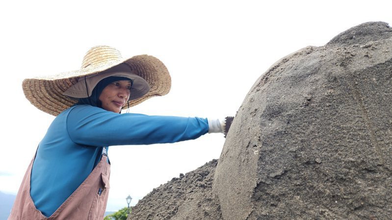 「八里城市沙雕展」將於19日登場，日本目前唯一國際級的女性沙雕師-松木由子老師到...
