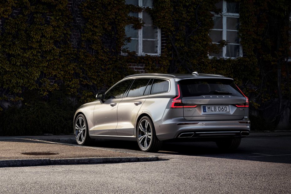 全新2024年式V60 B3 Plus以179萬限量上市優惠價推出。 摘自Volvo