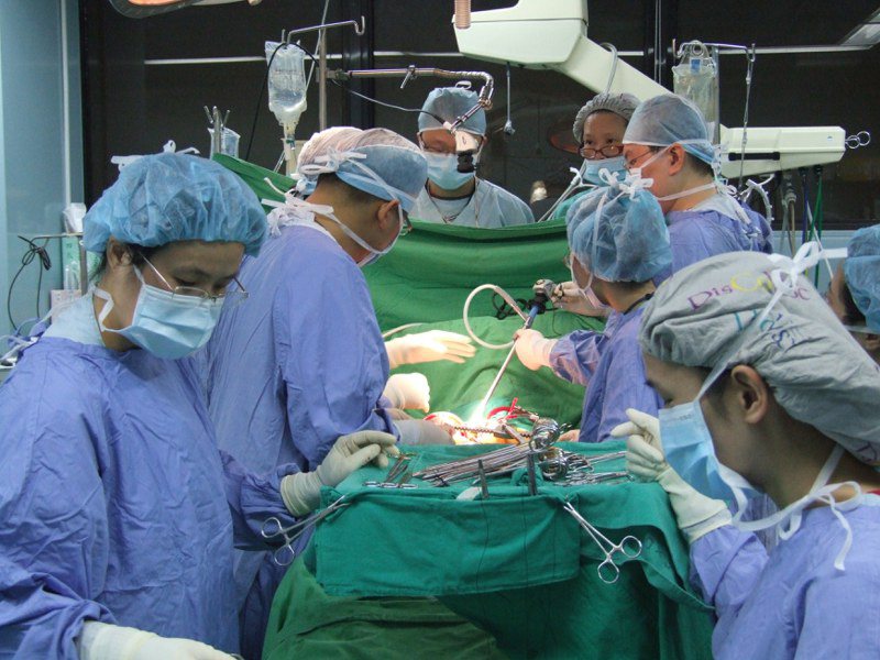 衛福部開放非親屬腎臟移植4年，至今媒合成功率掛零。圖為移植手術示意圖。本報資料照片