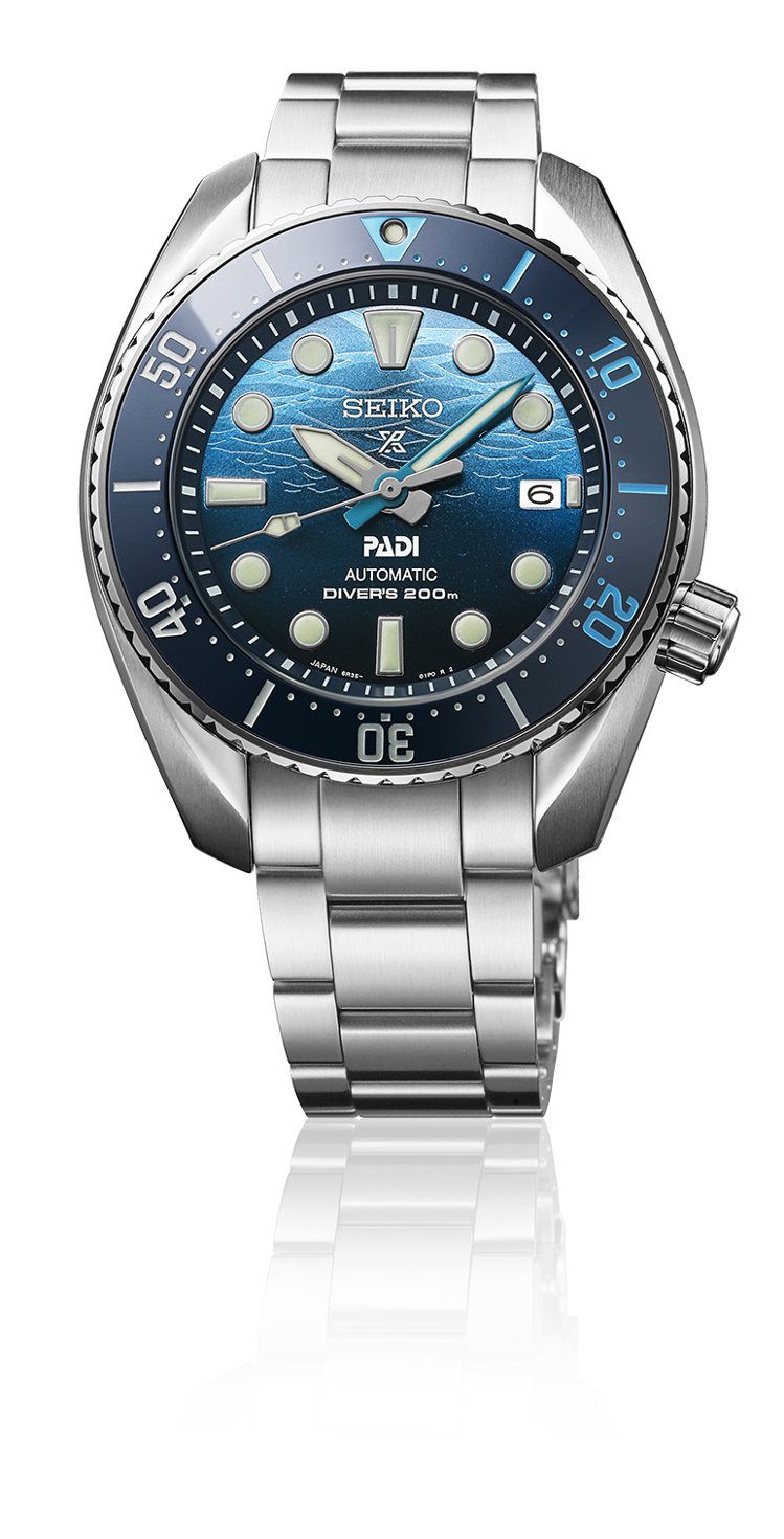 Seiko Prospex Save the Ocean系列SPB375J1腕表，精鋼表殼與表鍊，搭配藍色陶瓷表圈，38,800元。圖／Seiko提供