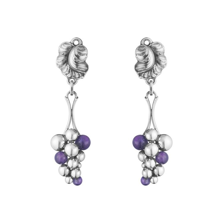 喬治傑生台灣限量訂製珠寶MOONLIGHT GRAPES系列純銀紫水晶葡萄耳環，25,000元。圖／喬治傑生提供