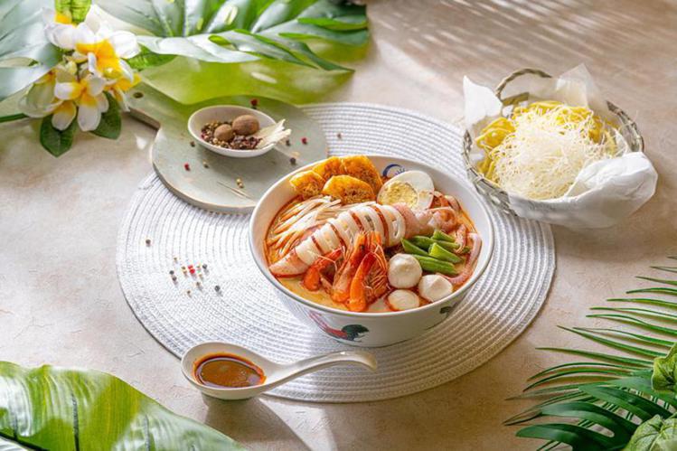 AirAsia與MAMAK檔星馬料理合作，凡憑AirAsia登機證用餐可享9折優惠。圖／AirAsia提供