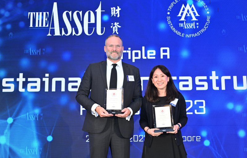 國泰世華獲《The Asset》綠能大獎肯定，一舉囊括「台灣最佳專案融資銀行」、「年度最佳儲能系統融資獎」、「年度最佳風電融資獎」及「年度最佳太陽能融資獎」等四項大獎。 國泰世華銀／提供