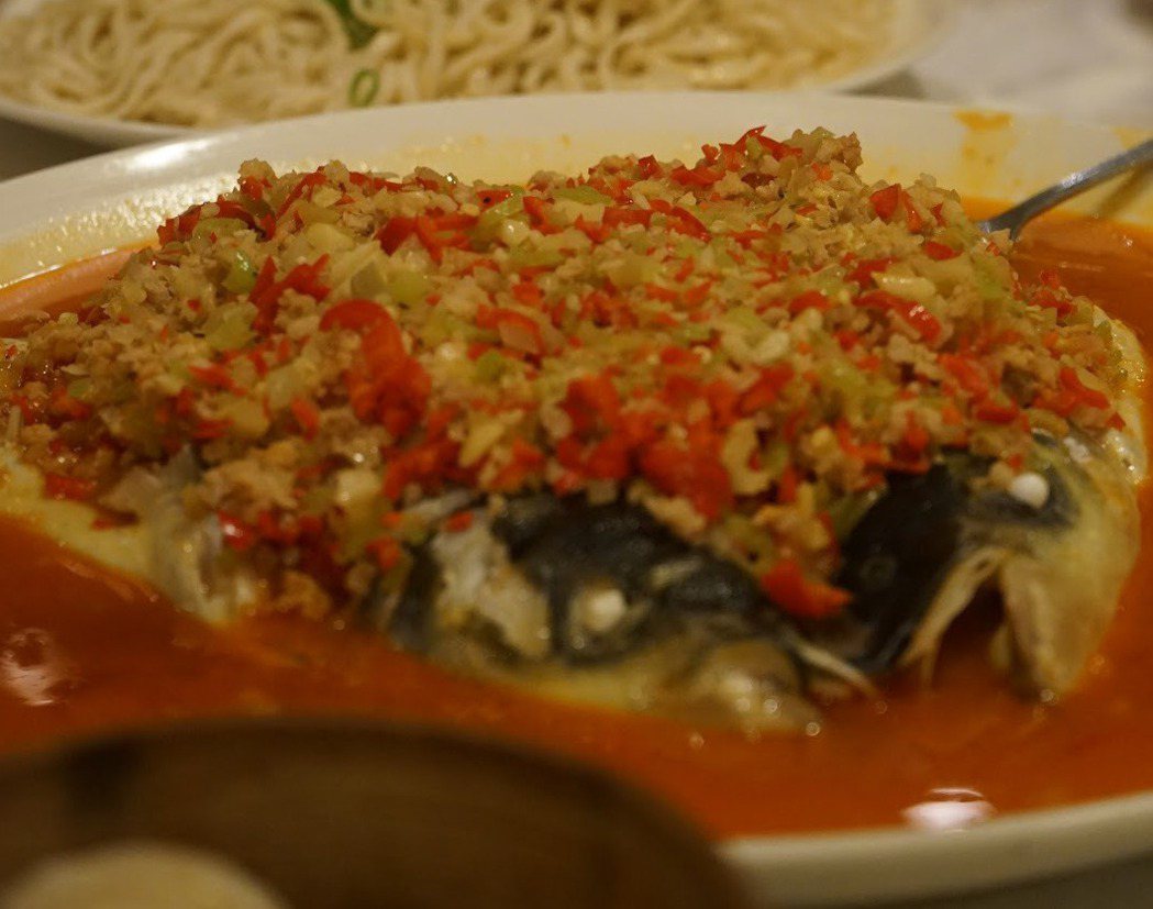 陳小曼的精選菜色／玉喜飯店-剁椒魚頭。圖／陳小曼 提供