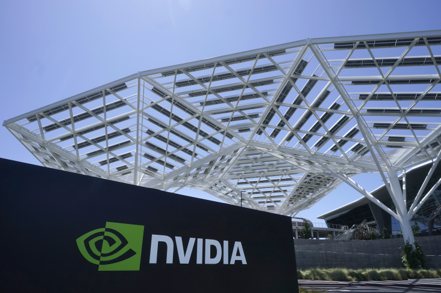 輝達（Nvidia）周三發布井噴式業績展望，股價盤後上漲9%並帶動其他晶片股走高。美聯社