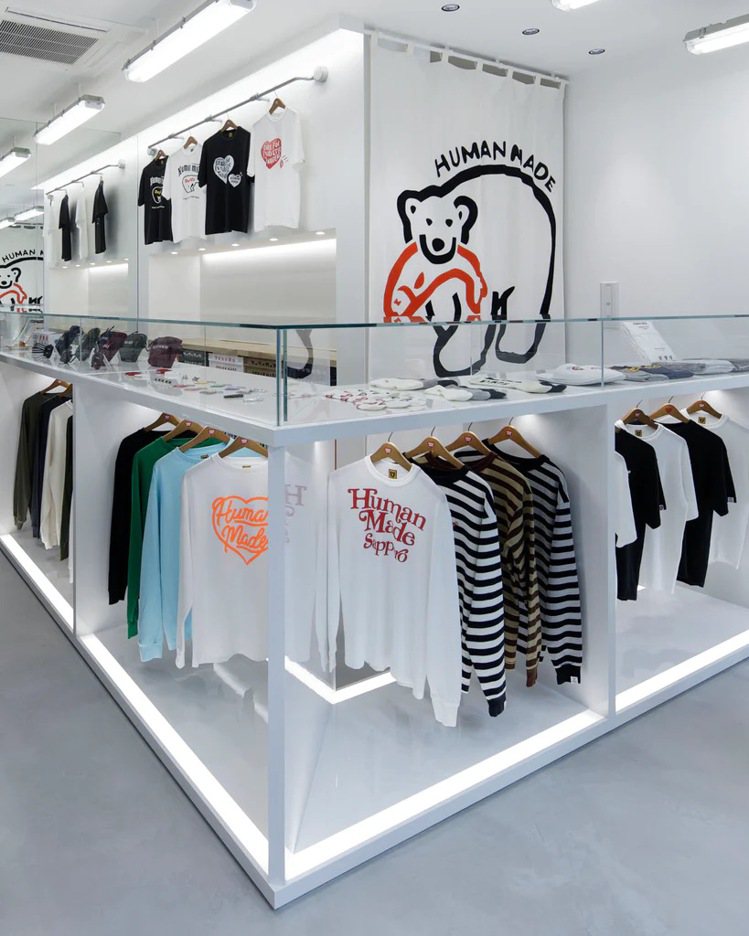 潮牌HUMAN MADE近期在北海道開設首間直營店，店址就選在札幌市中心狸小路的...