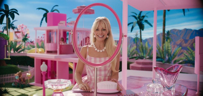 瑪格蘿比主演「Barbie芭比」正式成為北美年度票房冠軍。圖／華納兄弟提供