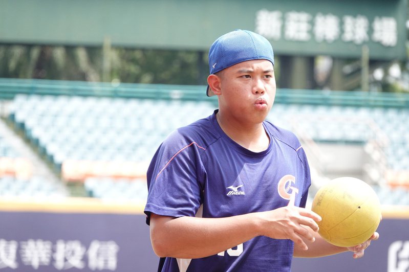 U18世界盃棒球賽台灣隊26日將與開幕戰對手澳洲先打熱身賽，預計由投手王彥恩（圖）先發。對於熱身賽再度碰上澳洲隊，王彥恩喊話要「扳回一城」。 中央社