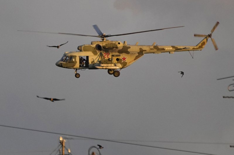 俄罗斯一名军用直升机飞行员日前驾机叛逃至乌克兰。美联社(photo:UDN)