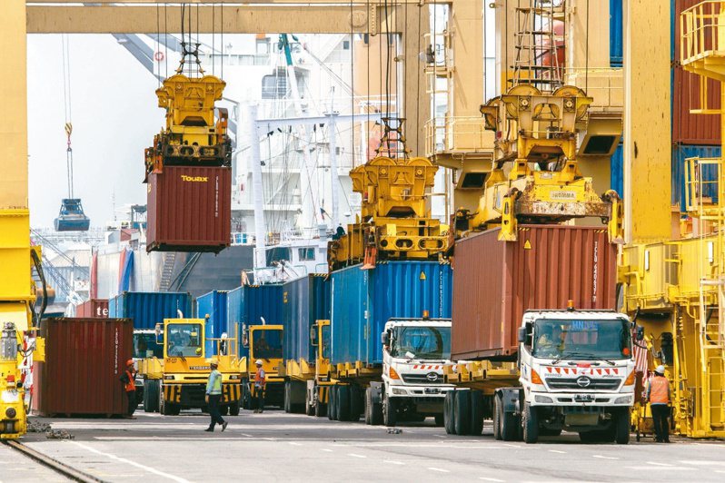 世界貿易組織（WTO）表示，全球貿易量經歷了去年底和今年初的下滑後，第2季已見回升，預估第3季將以「溫和速度」繼續成長。 （路透）