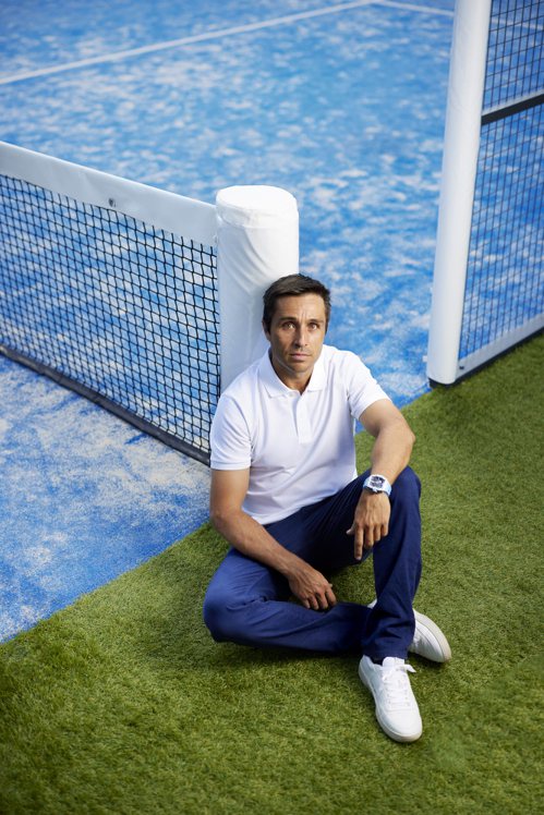 新興運動板網球（Padel）的明星選手Fernando Belasteguín甫...