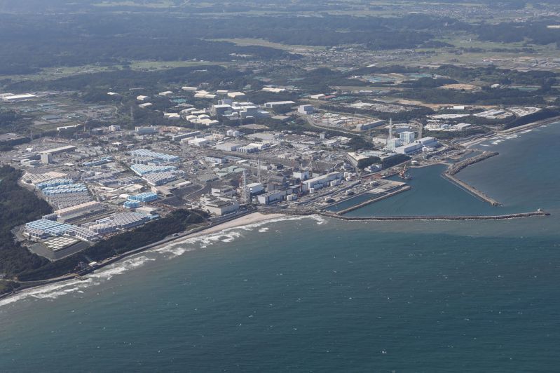 日本東京電力公司於當地時間24日下午1時左右開始將稀釋的福島核電廠核汙水排進大海。圖／Getty Images
