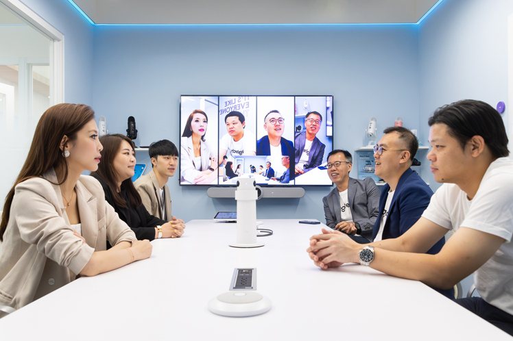 Sight AI全景桌面攝影機，擁有智慧多人取景功能，多人會議也能兼顧所有人的溝通需求。圖／羅技提供