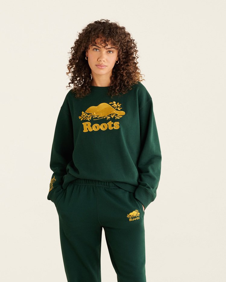 Roots Golden Beaver系列限定款光芒海狸圓領衫，3,880元。圖／Roots提供