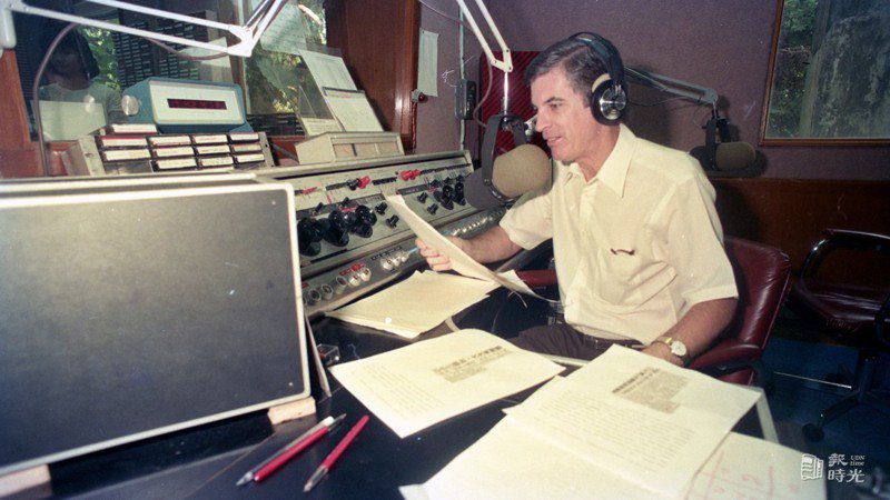 ICRT臺北國際社區廣播電台，是台灣唯一的英語廣播電台。圖／聯合報系資料照（1988/10/01　邱勝旺攝影）