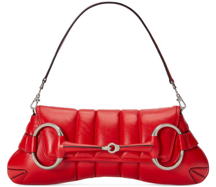Horsebit Chain紅色皮革包，12萬8,200元。圖／GUCCI提供