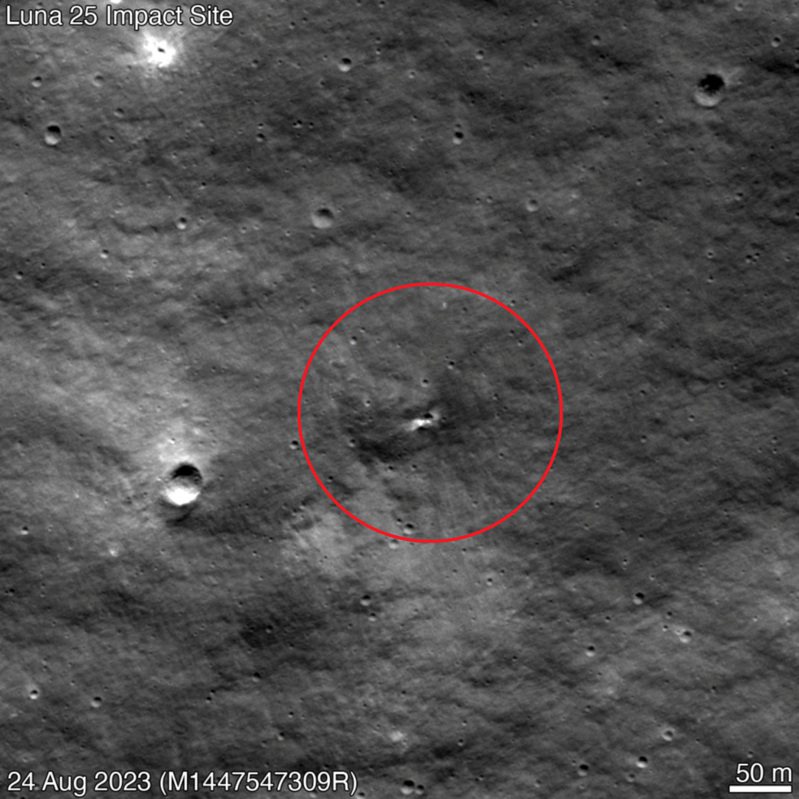 俄罗斯登月探测器「月球25号」8月19日因疑似技术故障而撞上月表，NASA在8月31日公开了据称显示撞击地点（红圈）的影像。路透 & NASA's Goddard Space Flight Center/Arizona State University(photo:UDN)
