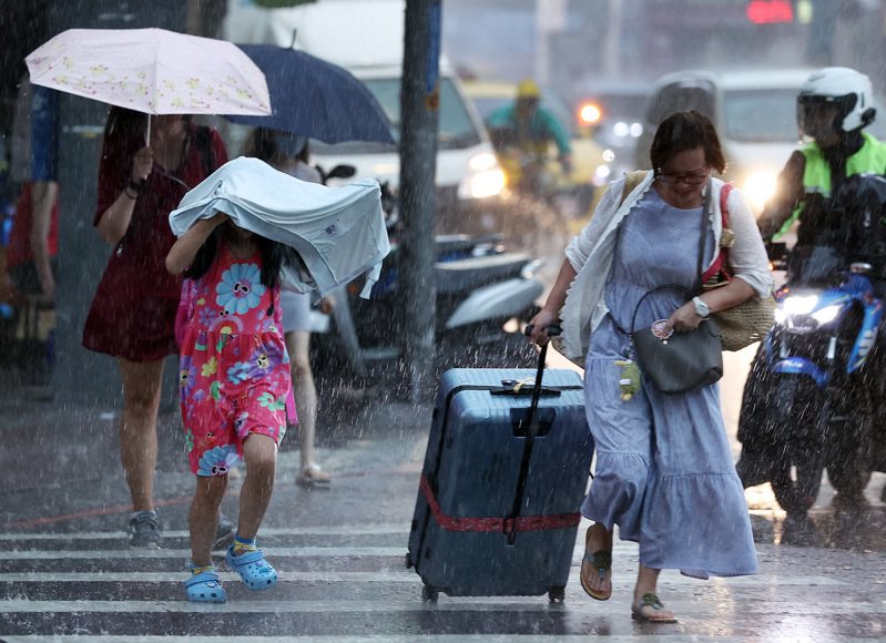 海葵颱風影響台灣多日。圖／聯合報系資料照