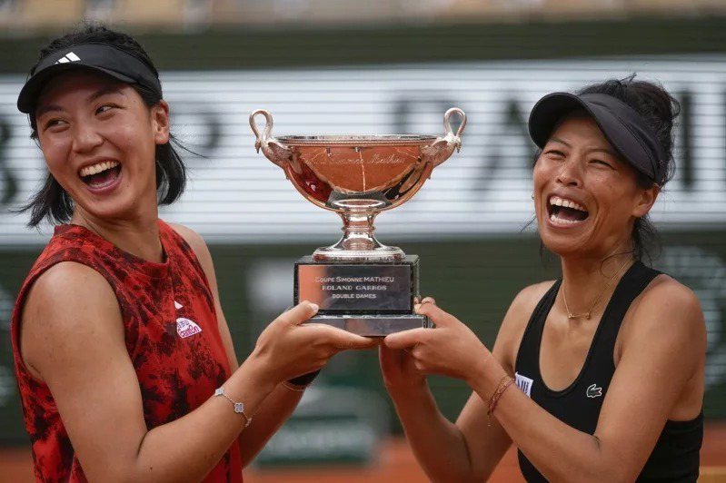 Xie Shuwei and Wang Xinyu Stage Impressive Comeback at US Open Doubles Tournament