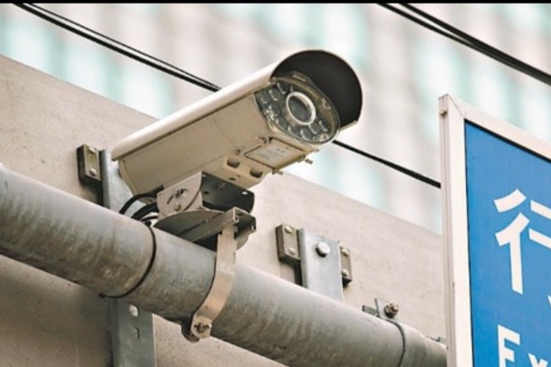 由縣市政府在道路上設置的監視器，是不能拿來取締交通違規的。圖／新北市警察局提供