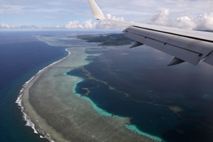 太平洋島國密克羅尼西亞曾有意與台灣建交。圖為飛機準備從密克羅尼西亞波納佩國際機場著陸。路透