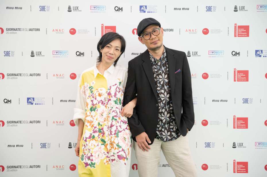 萬芳(左)主演、張吉安執導「五月雪」在威尼斯影展首映開出大好評。圖／海鵬提供