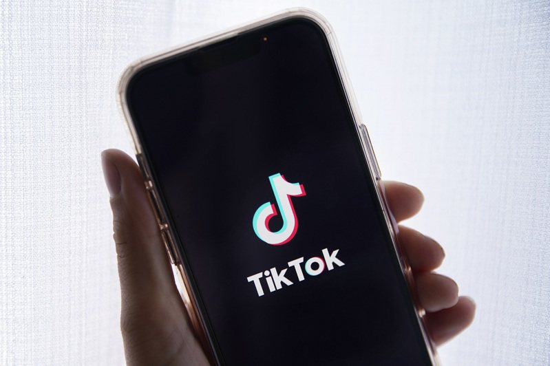 短影音平台「TikTok」受使用者歡迎，但用戶資安受到質疑。歐新社