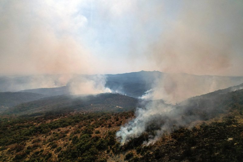 希臘達迪亞（Dadia）國家公園野火延燒數週，消防人員已控制住火勢。 路透社