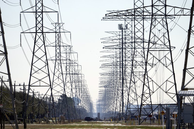 高溫引發電力需求激增，美國德州周三晚間宣布電網進入第二級緊急狀態。示意圖。美聯社