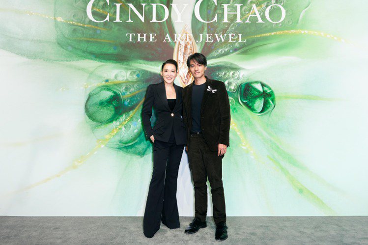 （由左至右）珠寶藝術家趙心綺、知名導演/演員馮德倫。圖／CINDY CHAO The Art Jewel提供