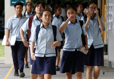 新加坡等東亞國家擁有全球頂尖的教育系統，但也正嘗試減輕學生的壓力。  路透
