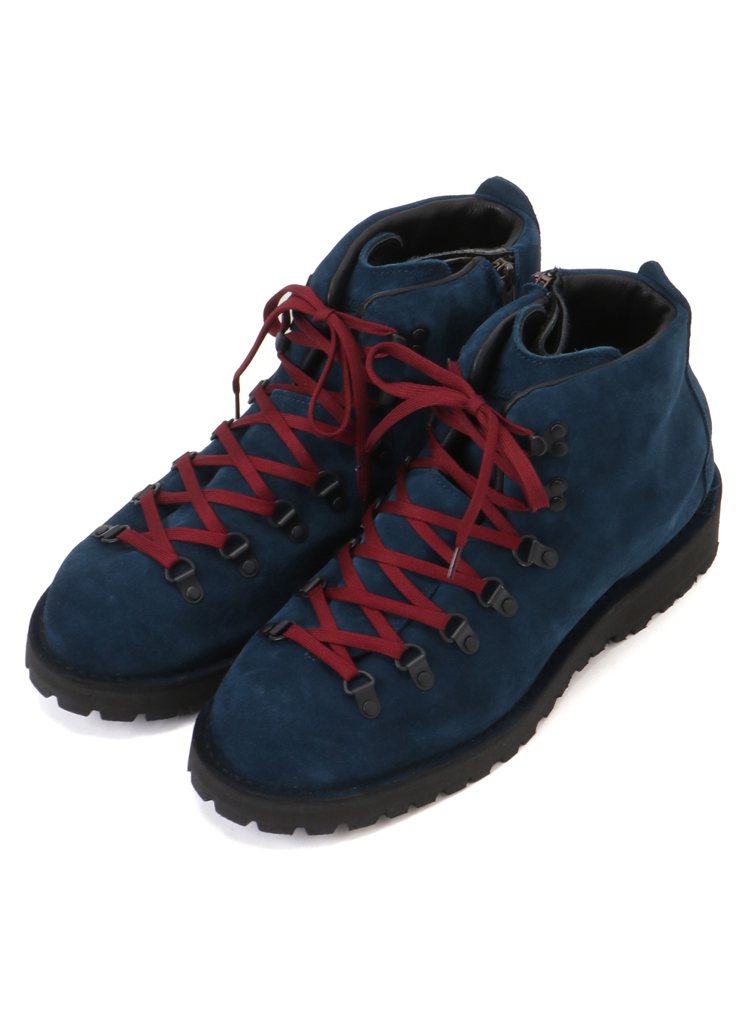 Ground Y，經典Danner登山靴藍色款，價格店洽。圖／Ground Y提供