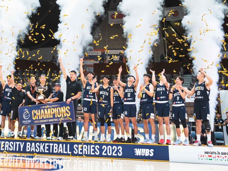 政大雄鷹隊奪得2023 WUBS世界大學籃球系列賽冠軍。圖／政大雄鷹隊提供