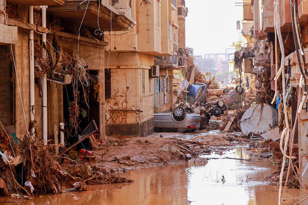 丹尼爾暴風雨過後，利比亞東部港口城市德納滿目瘡痍。 圖／法新社