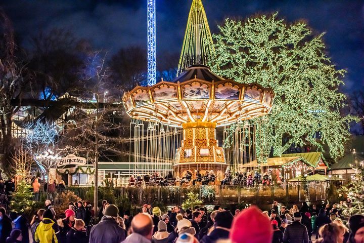 ▲瑞典的里瑟本遊樂園，是英國《TIMES泰晤士報》推薦的聖誕市集。　圖：shutterstock／來源