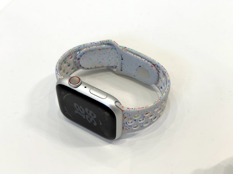 Apple與Nike聯名合作推出更環保的系列錶帶。記者黃筱晴／攝影