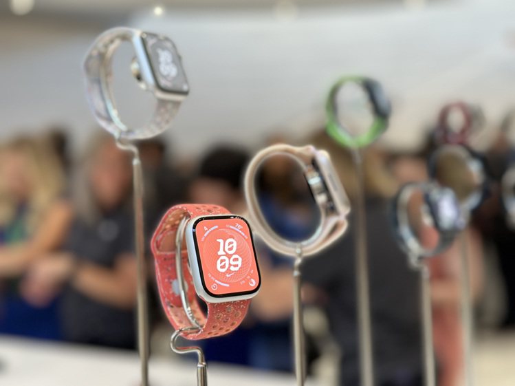 Apple與Nike聯名合作推出更環保的系列錶帶。記者黃筱晴／攝影