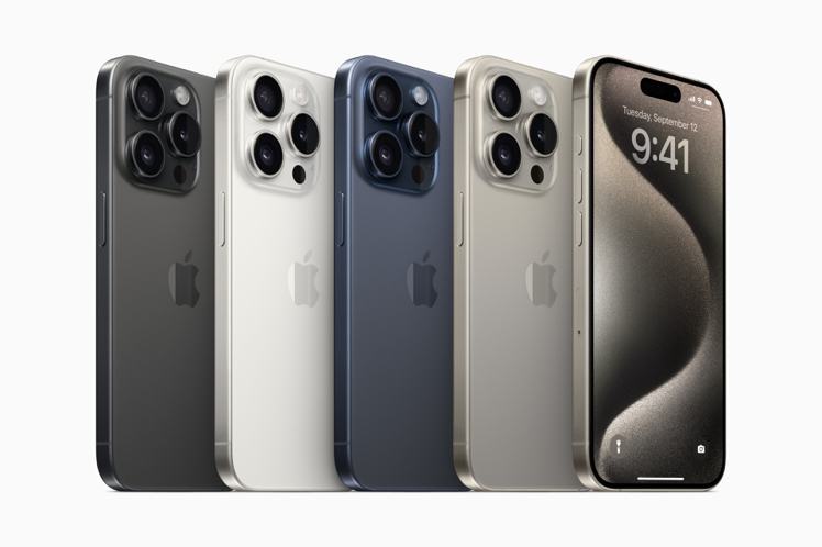 iPhone 15 Pro和iPhone 15 Pro Max提供黑色鈦金屬、白色鈦金屬、藍色鈦金屬和原色鈦金屬等4種全新絕美外觀。圖／蘋果提供