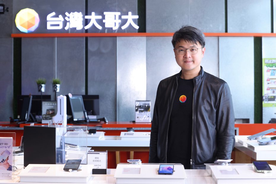 台灣大哥大商務長林東閔表示，看好此次iPhone 15規格大躍進，銷量預估將較上一代增加1成。記者王聰賢/攝影