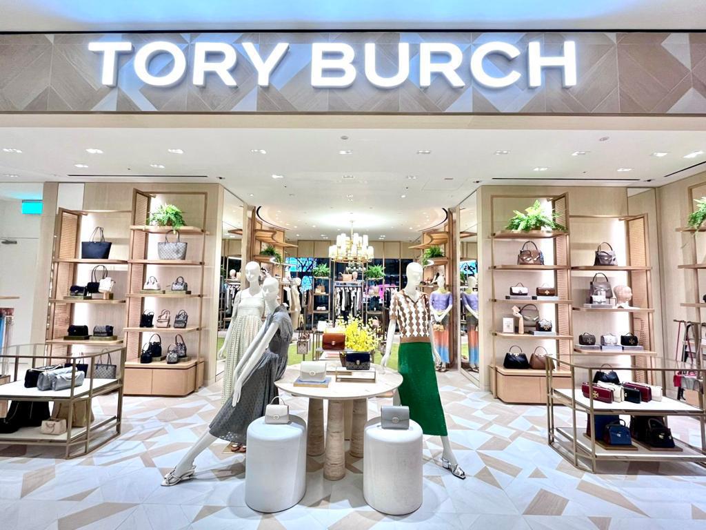 TORY BURCH於新光三越信義新天地A8全新店裝首度導入完整飾品專區。圖／新...