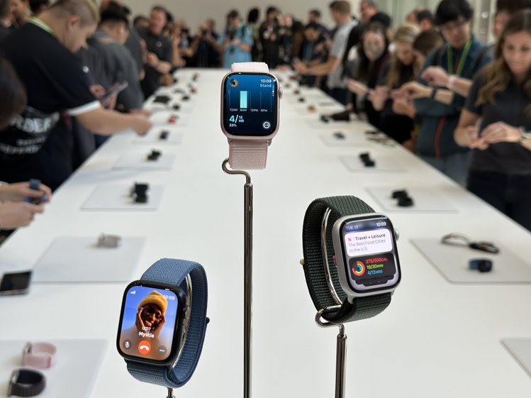Apple Watch熱門的運動型表環也經過重新設計，採用82%的回收紗線，所有全新Apple Watch運動型表環都達到碳中和。記者黃筱晴／攝影