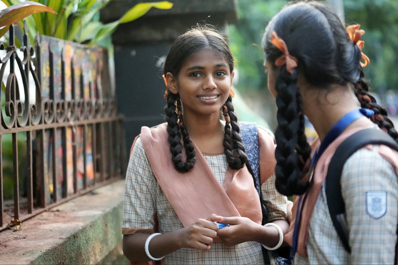 今年3月，印度精品美妝品牌Forest Essentials選中現年15歲的瑪莉莎，擔任以印度年輕女性為客群的Yuvati系列代言人。路透