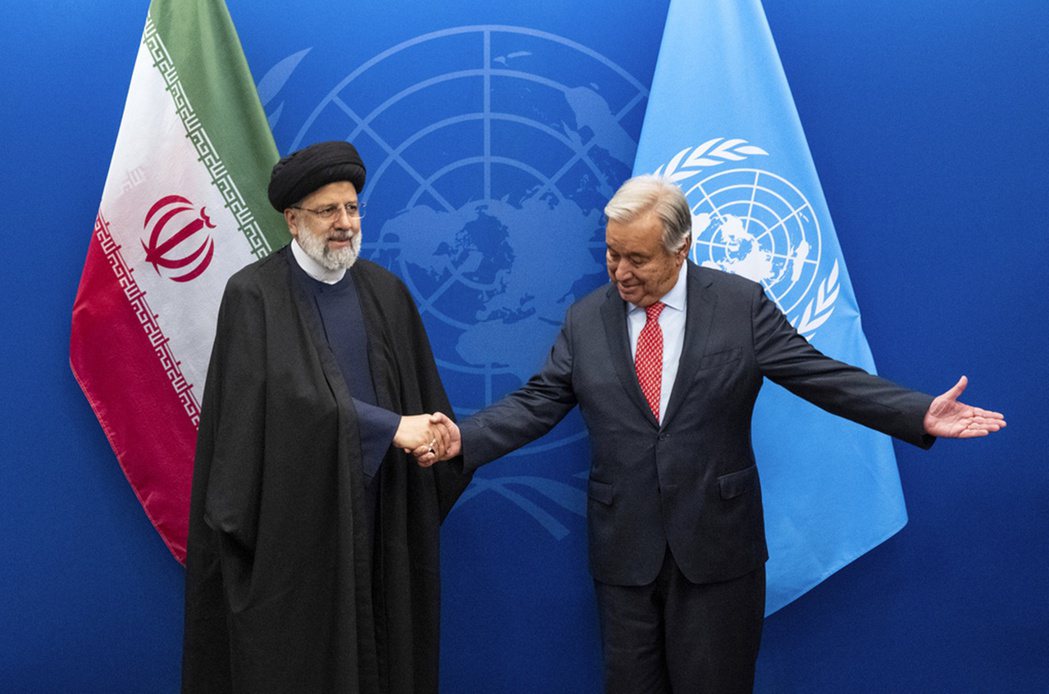 伊朗總統萊希（左）。 圖／法新社