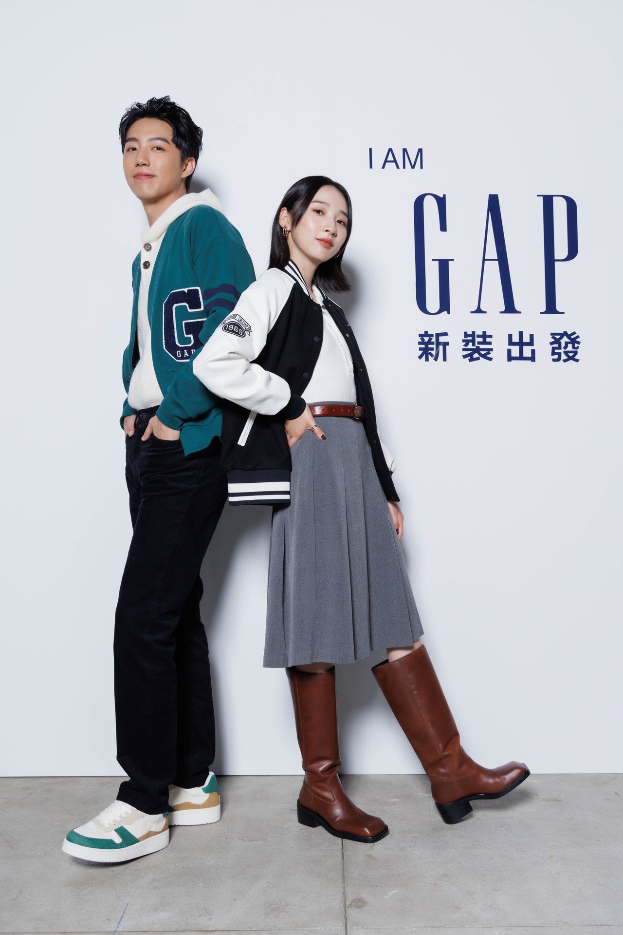 GAP年度品牌好友李沐(右)、蔡凡熙(左)進化回歸，穿上新裝暢談兩年蛻變。圖/GAP提供