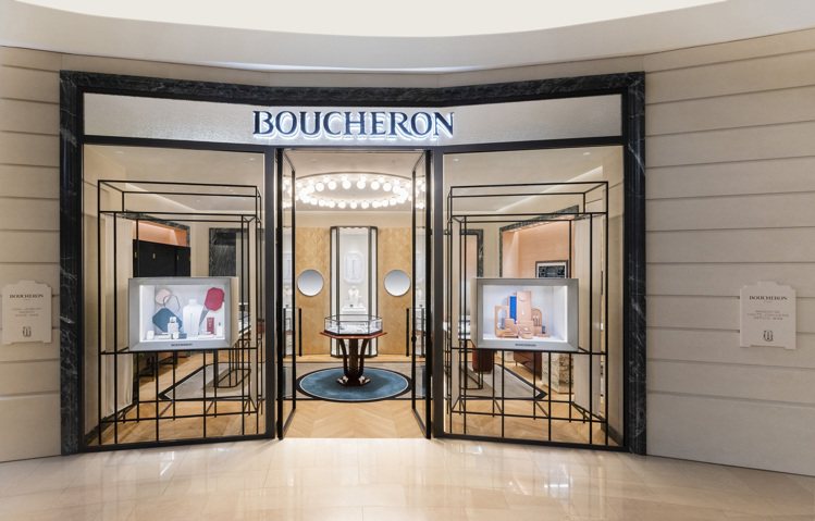 從巴黎芳登廣場總店的風格延伸，Boucheron台北101精品店結合家邸、裝飾藝術等概念，維持品牌風格上的一貫性。圖／Boucheron提供