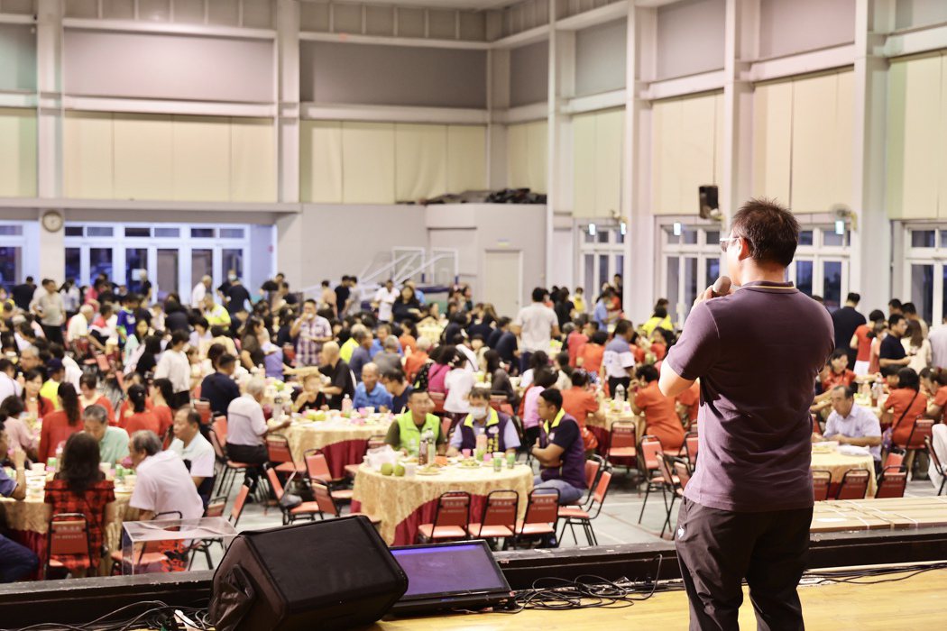 二林中秋晚會現場湧入近500人，為近年來人數最多的一次中秋盛宴。二林鎮公所提供
